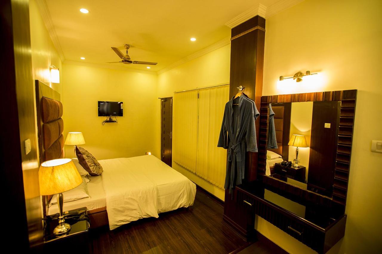 Deep Hotel Lucknow Exterior foto