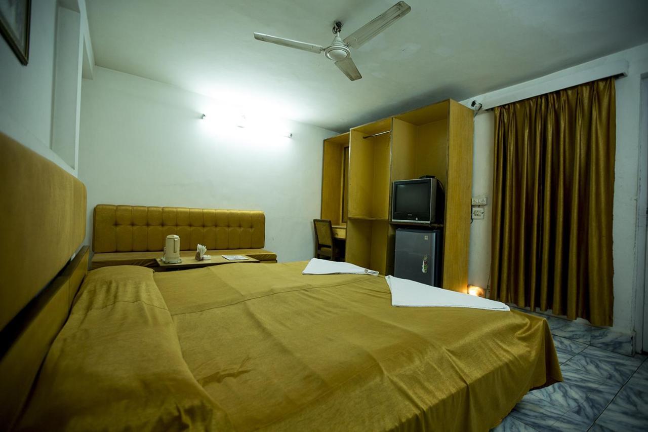 Deep Hotel Lucknow Exterior foto