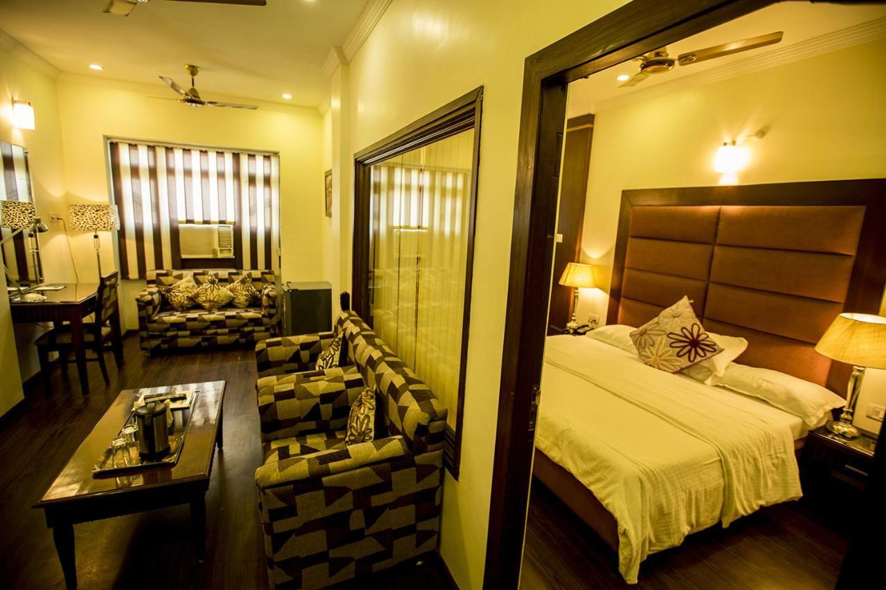 Deep Hotel Lucknow Exterior foto