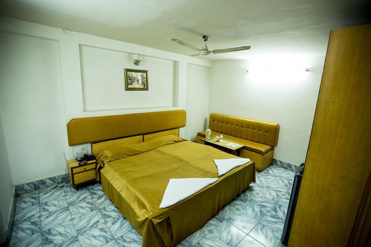 Deep Hotel Lucknow Exterior foto